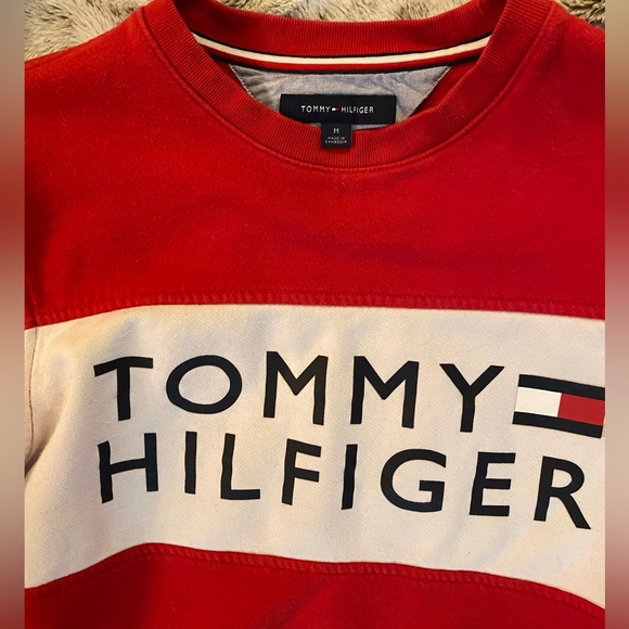 Tommy Hilfiger - Picture 2 of 3